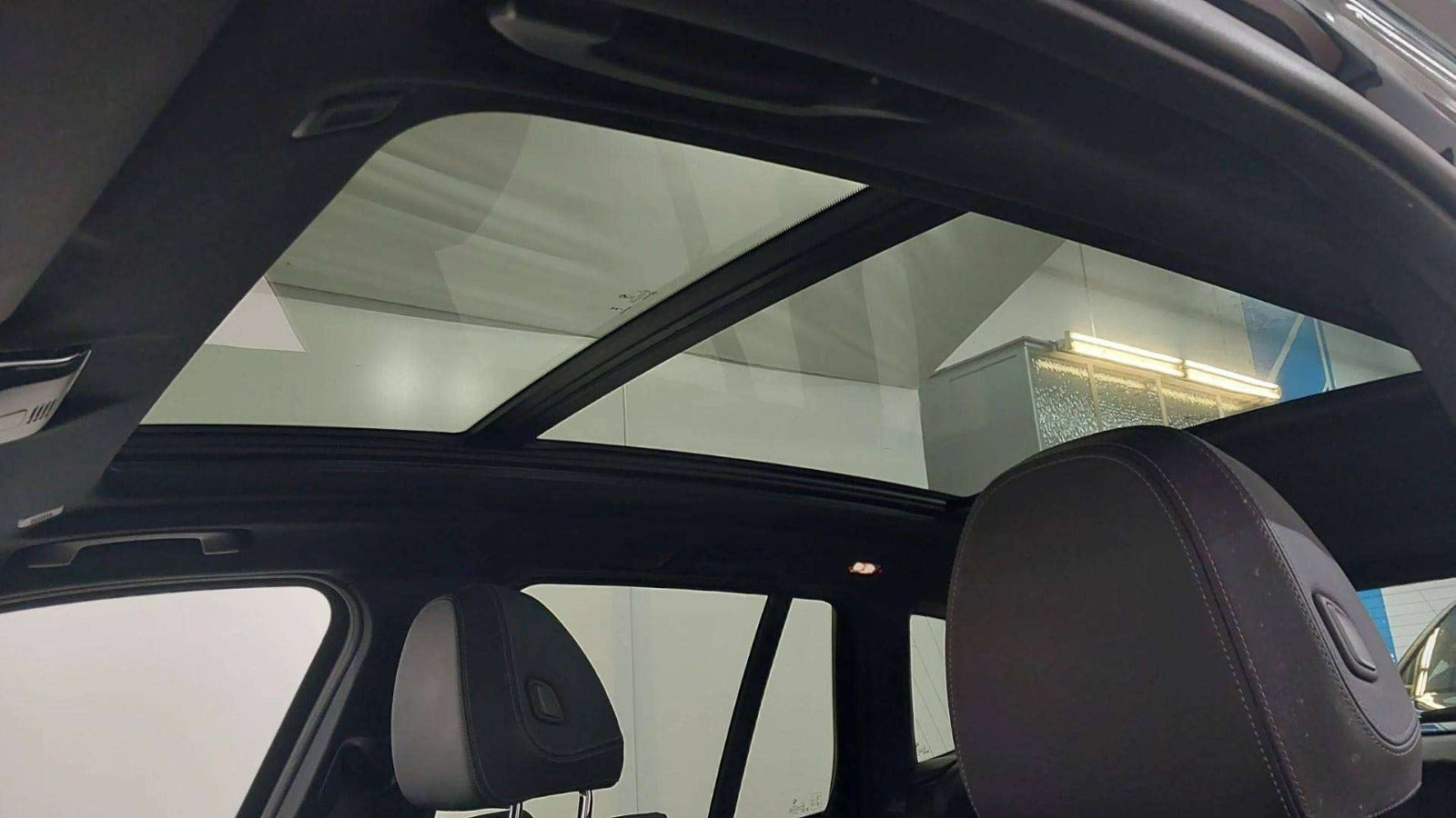 Blå BMW iX3 fra 2024