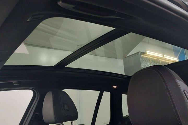 Blå BMW iX3 fra 2024