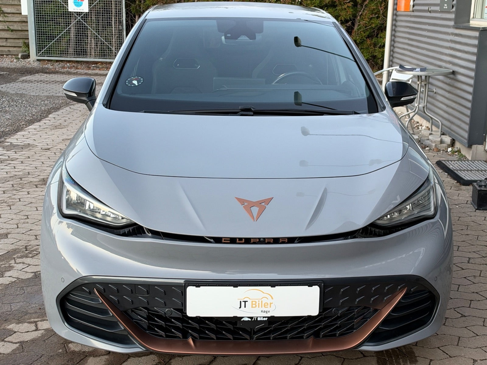 Grå Cupra Born fra 2023