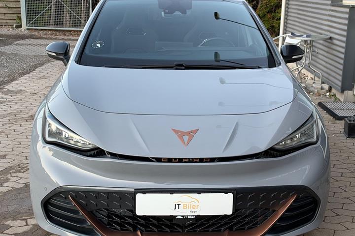 Grå Cupra Born fra 2023