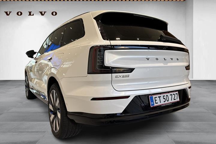 Hvid Volvo EX90 fra 2026