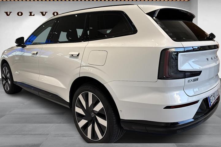 Hvid Volvo EX90 fra 2026