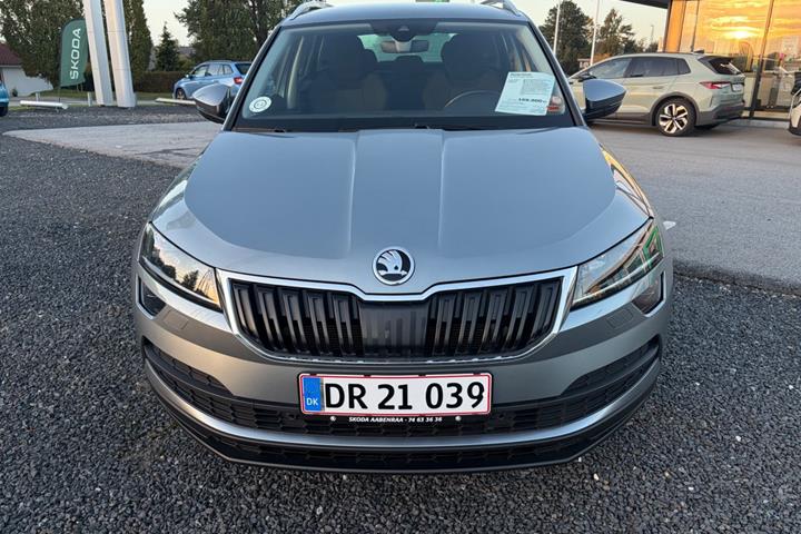 Blå Skoda Karoq fra 2019