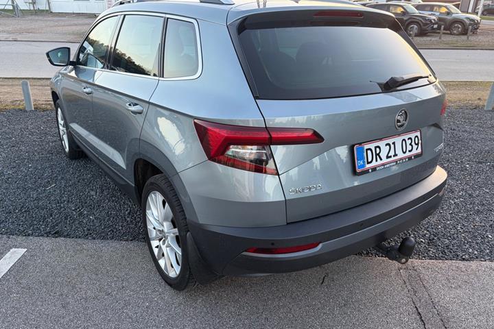 Blå Skoda Karoq fra 2019