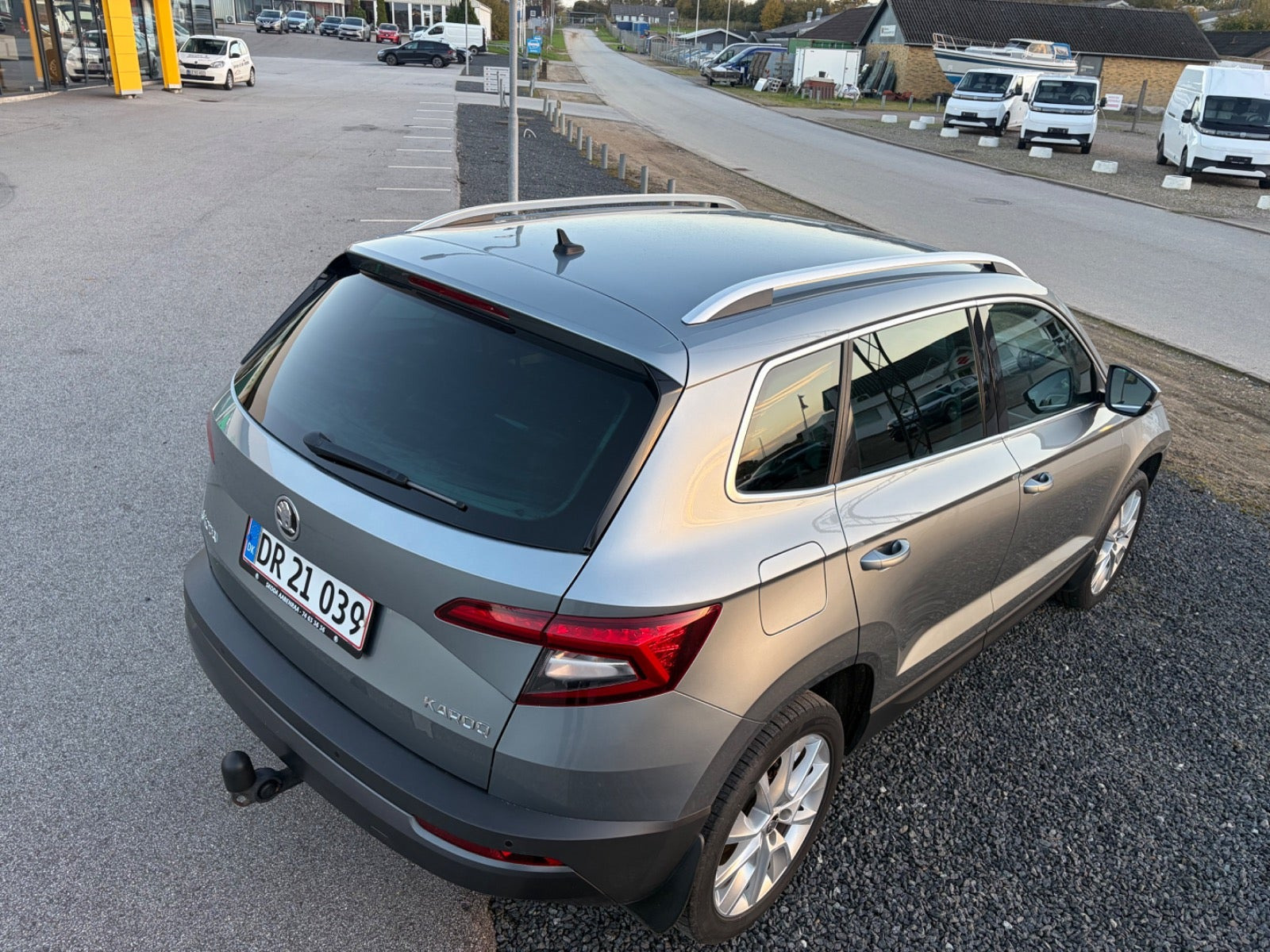 Blå Skoda Karoq fra 2019