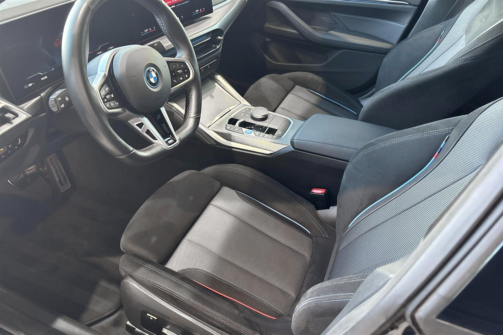 Sort BMW i4 fra 2025