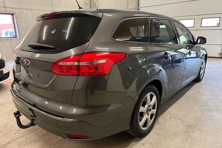 Grå Ford Focus fra 2015