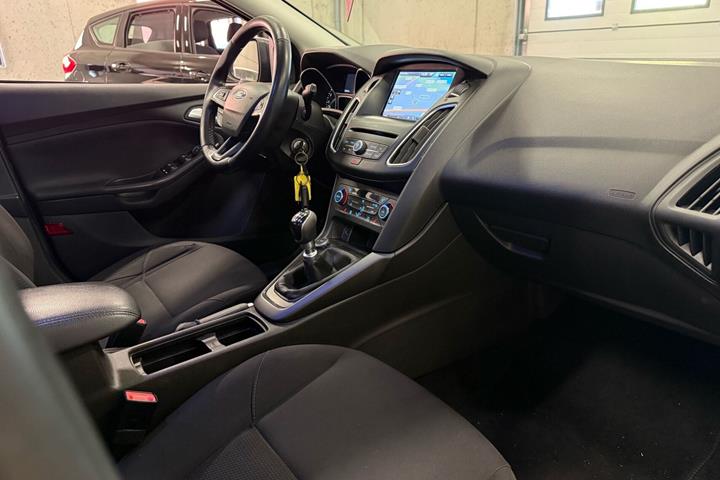Grå Ford Focus fra 2015