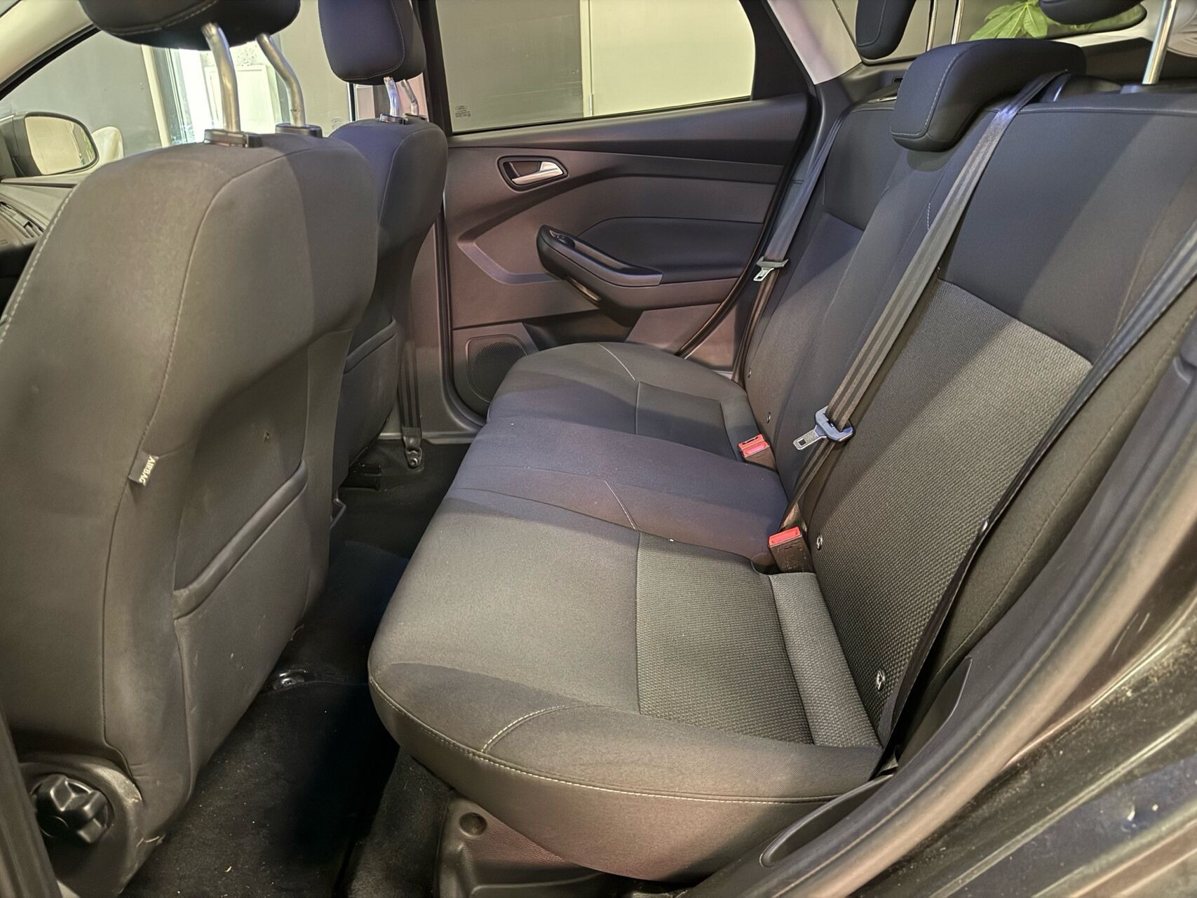 Grå Ford Focus fra 2015