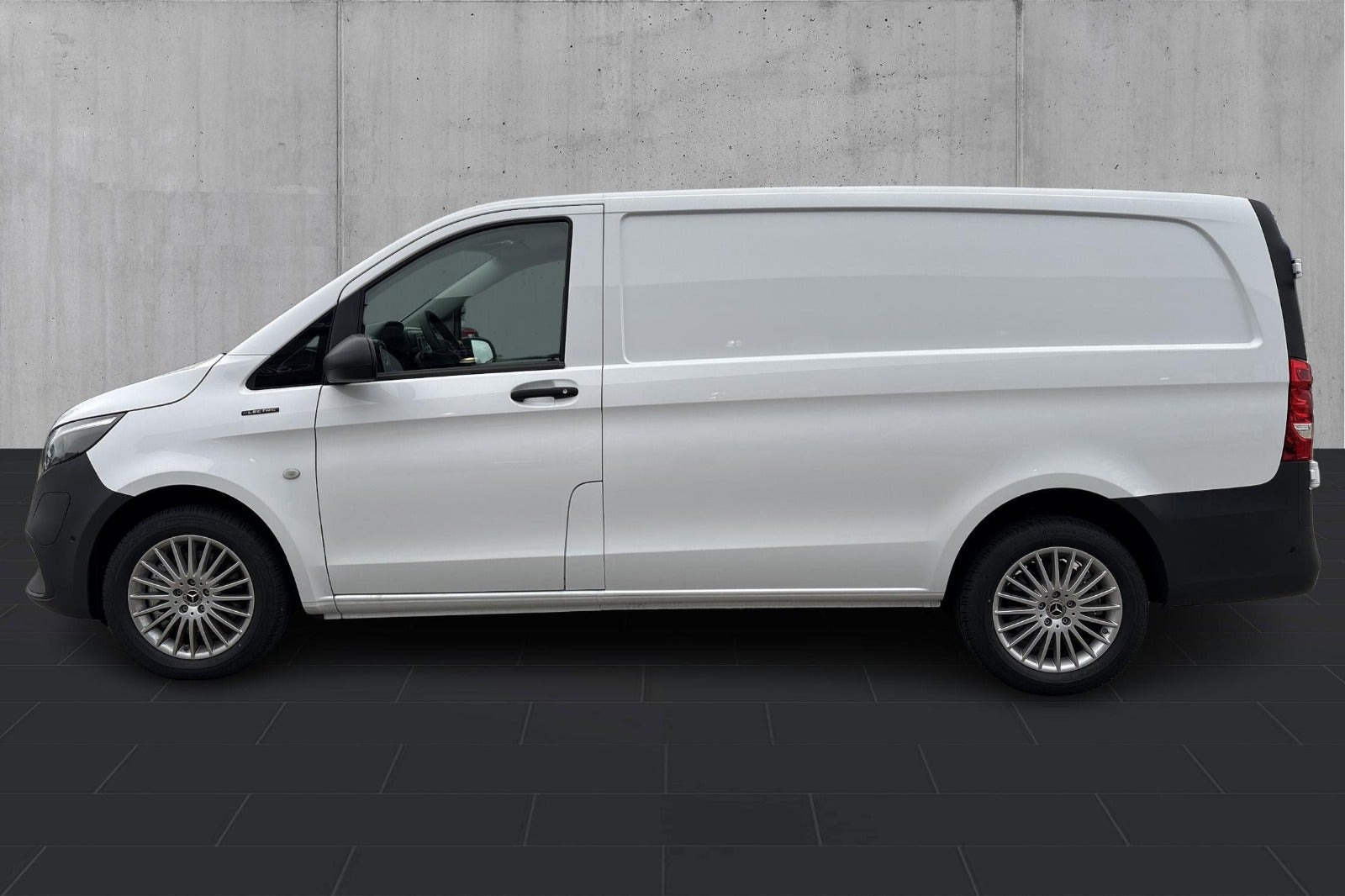 Hvid Mercedes eVito 112 fra 2026