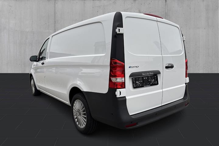 Hvid Mercedes eVito 112 fra 2026