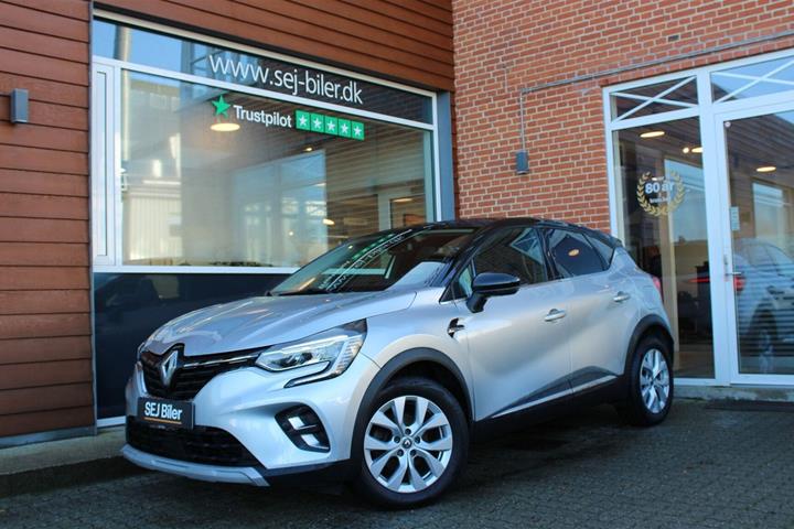 Sølv Renault Captur fra 2020