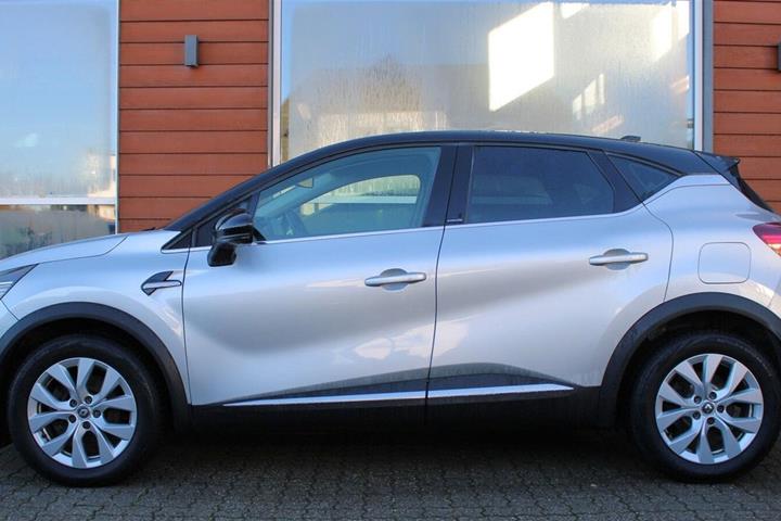 Sølv Renault Captur fra 2020