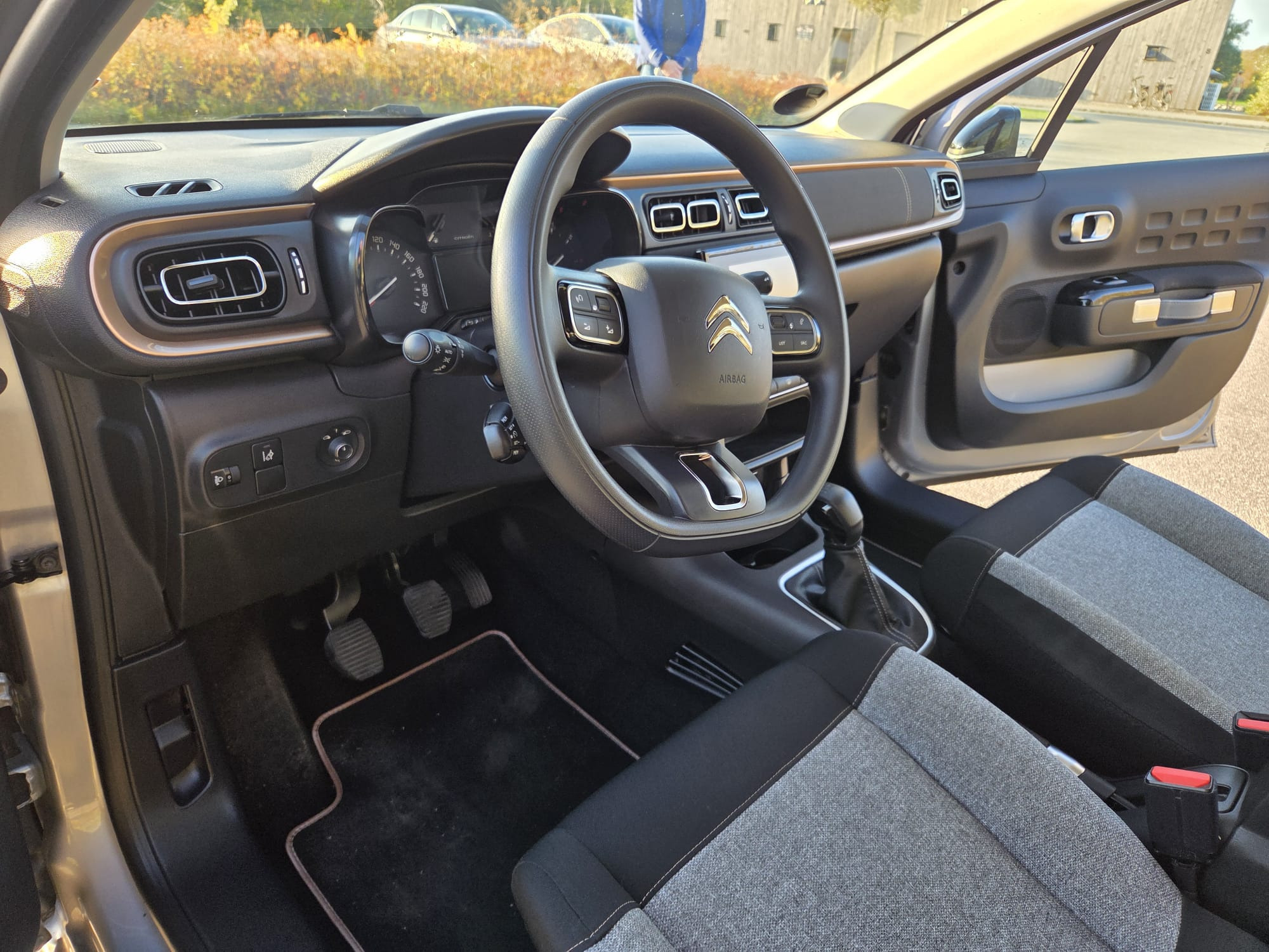 Grå Citroën C3 fra 2020