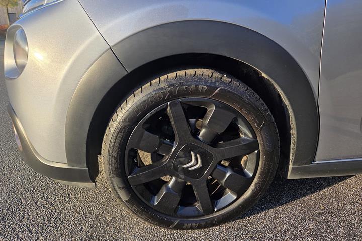 Grå Citroën C3 fra 2020