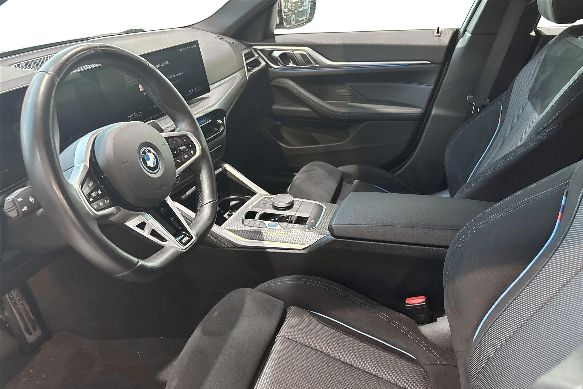 Grå BMW i4 fra 2024
