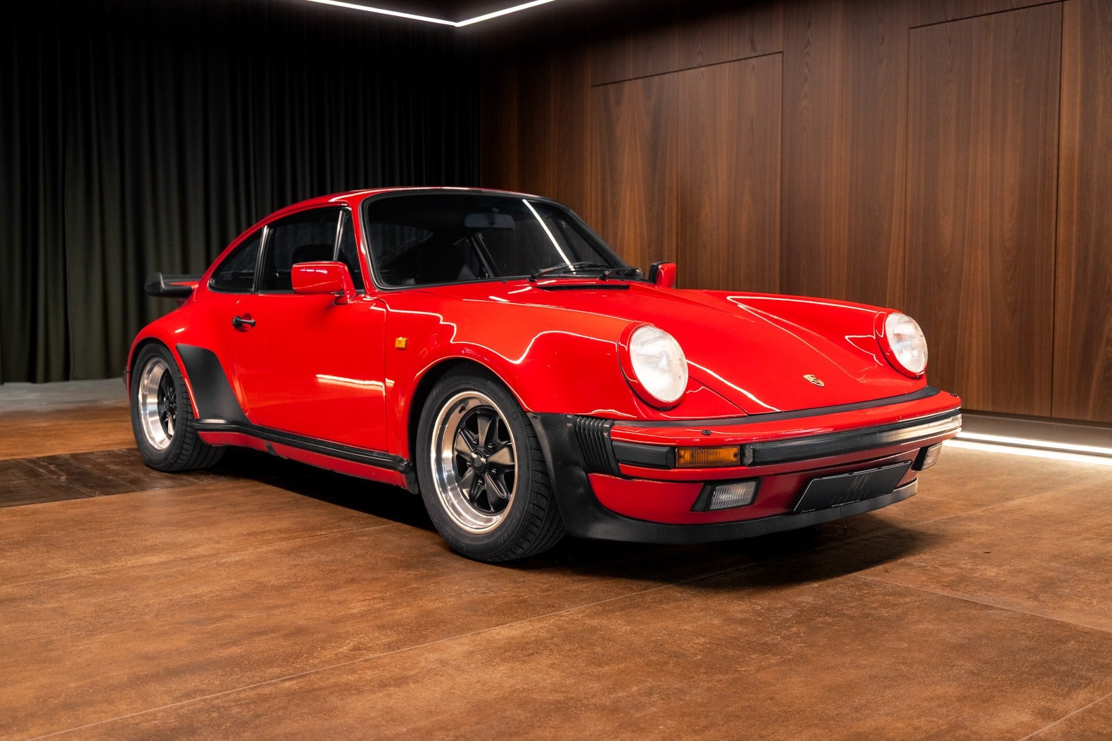 Rød Porsche 911 fra 1979