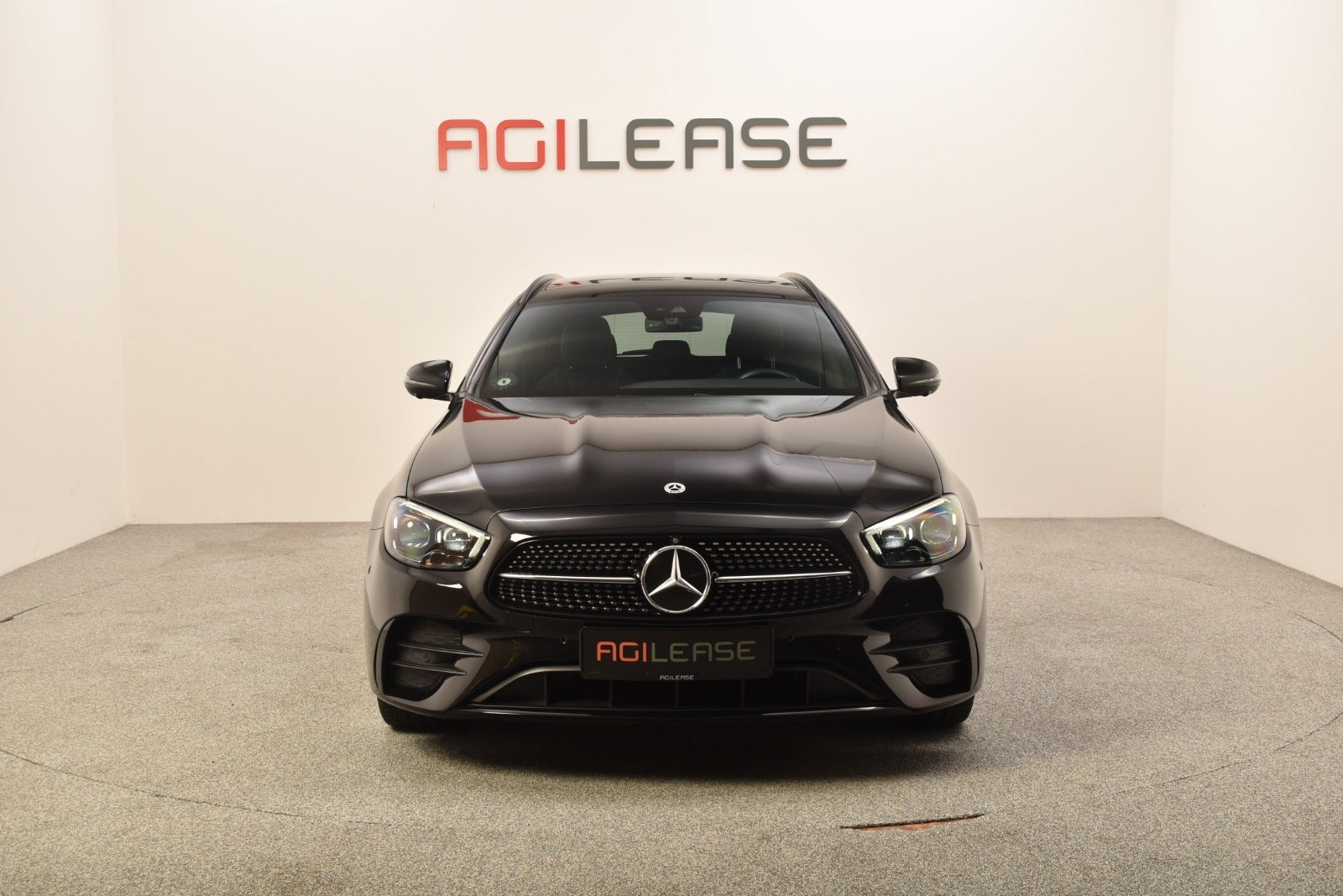 Sort Mercedes E300 de fra 2021