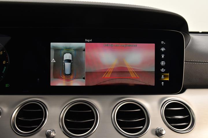 Sort Mercedes E300 de fra 2021