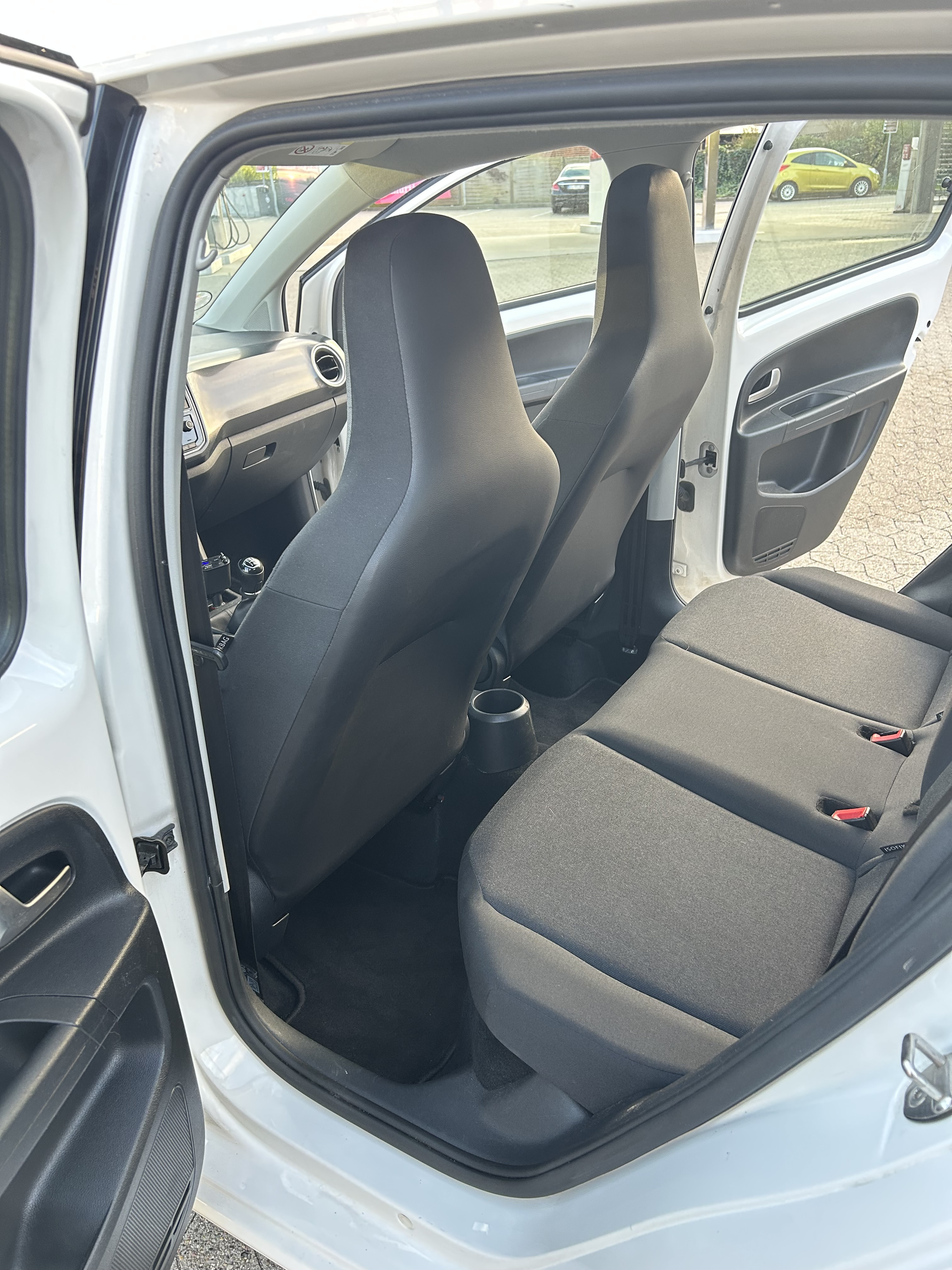 Hvid VW UP! fra 2018