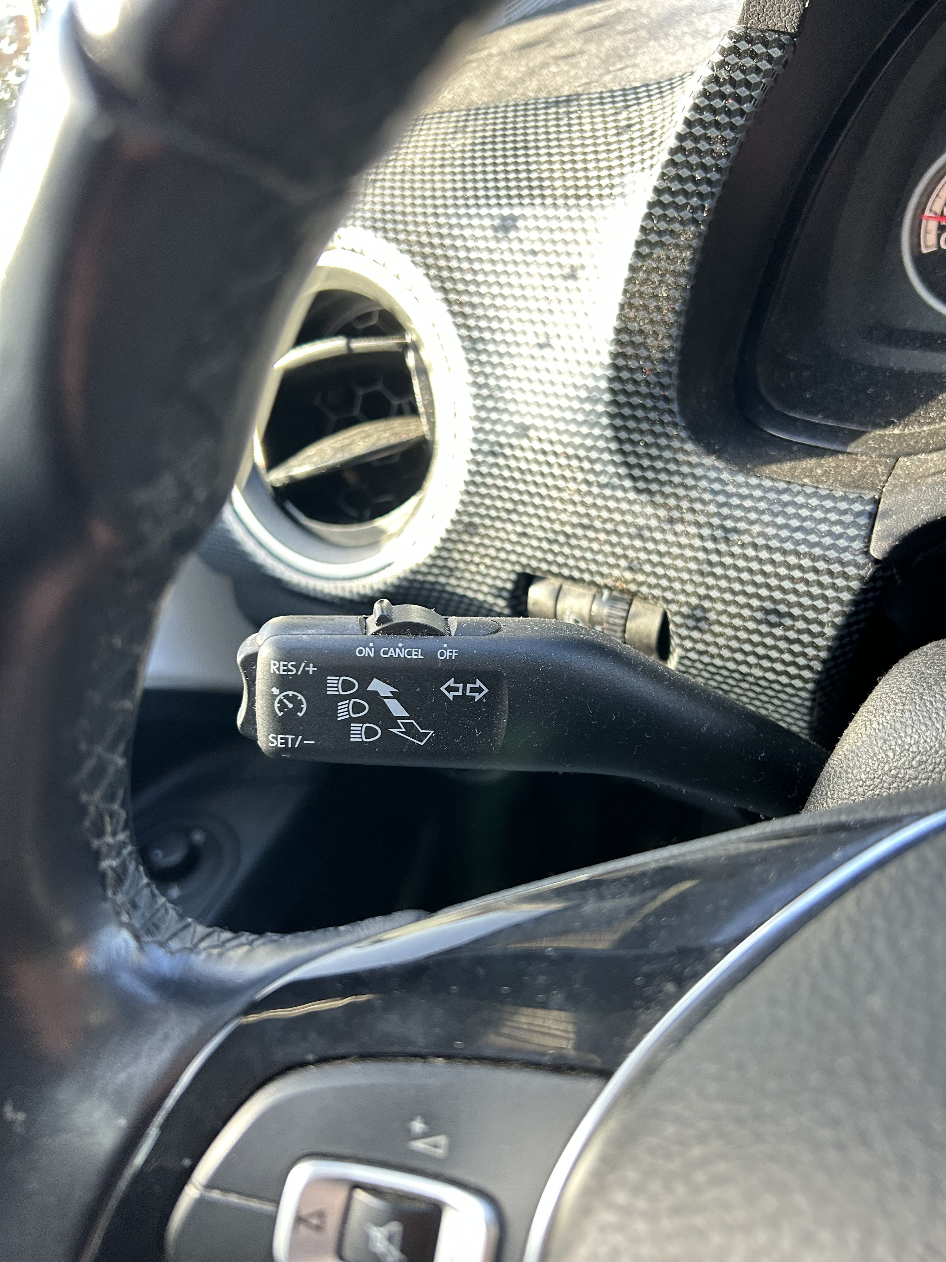 Hvid VW UP! fra 2018