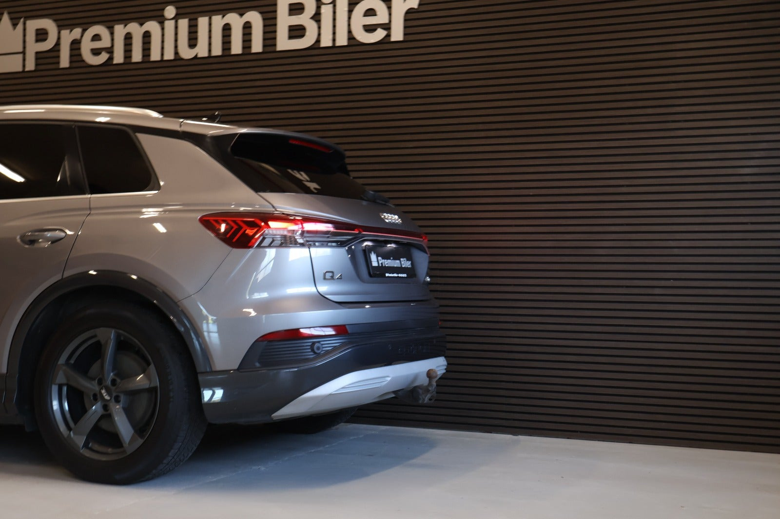 Grå Audi Q4 e-tron fra 2022