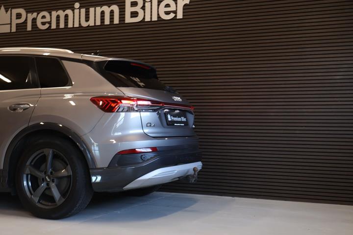 Grå Audi Q4 e-tron fra 2022
