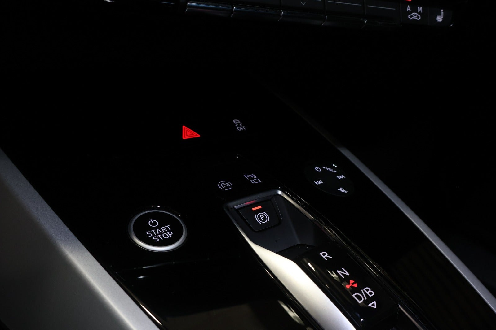 Grå Audi Q4 e-tron fra 2022