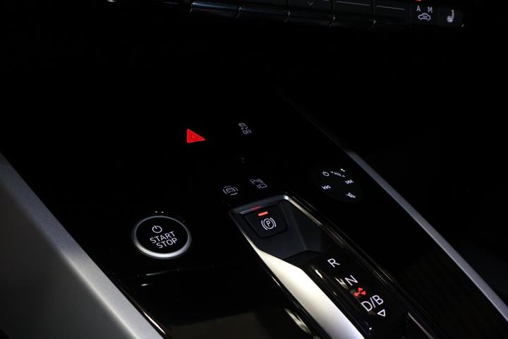 Grå Audi Q4 e-tron fra 2022