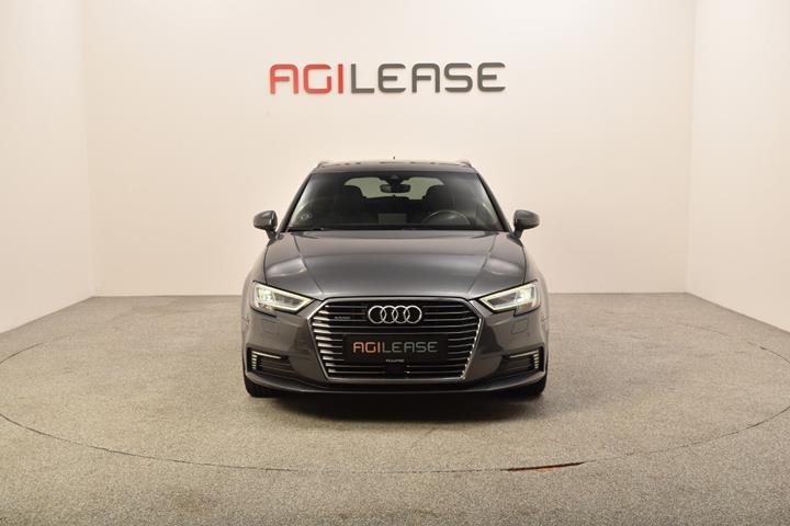 Grå Audi A3 fra 2020
