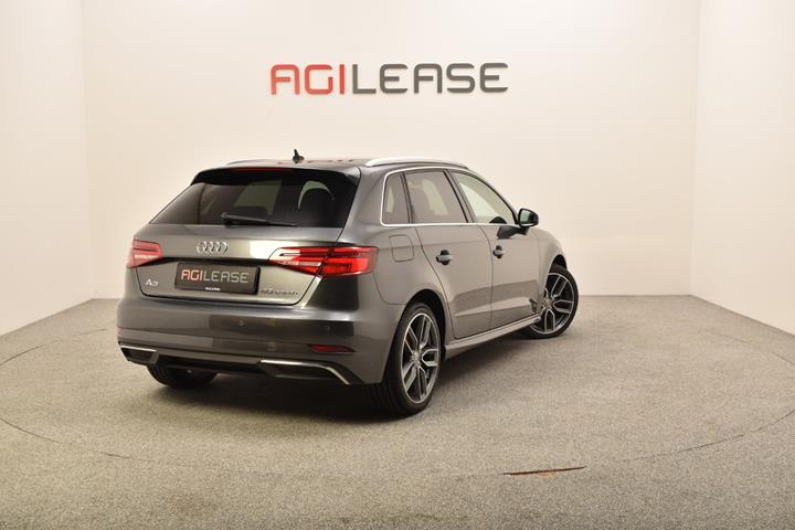 Grå Audi A3 fra 2020