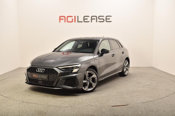 Grå Audi A3 fra 2021
