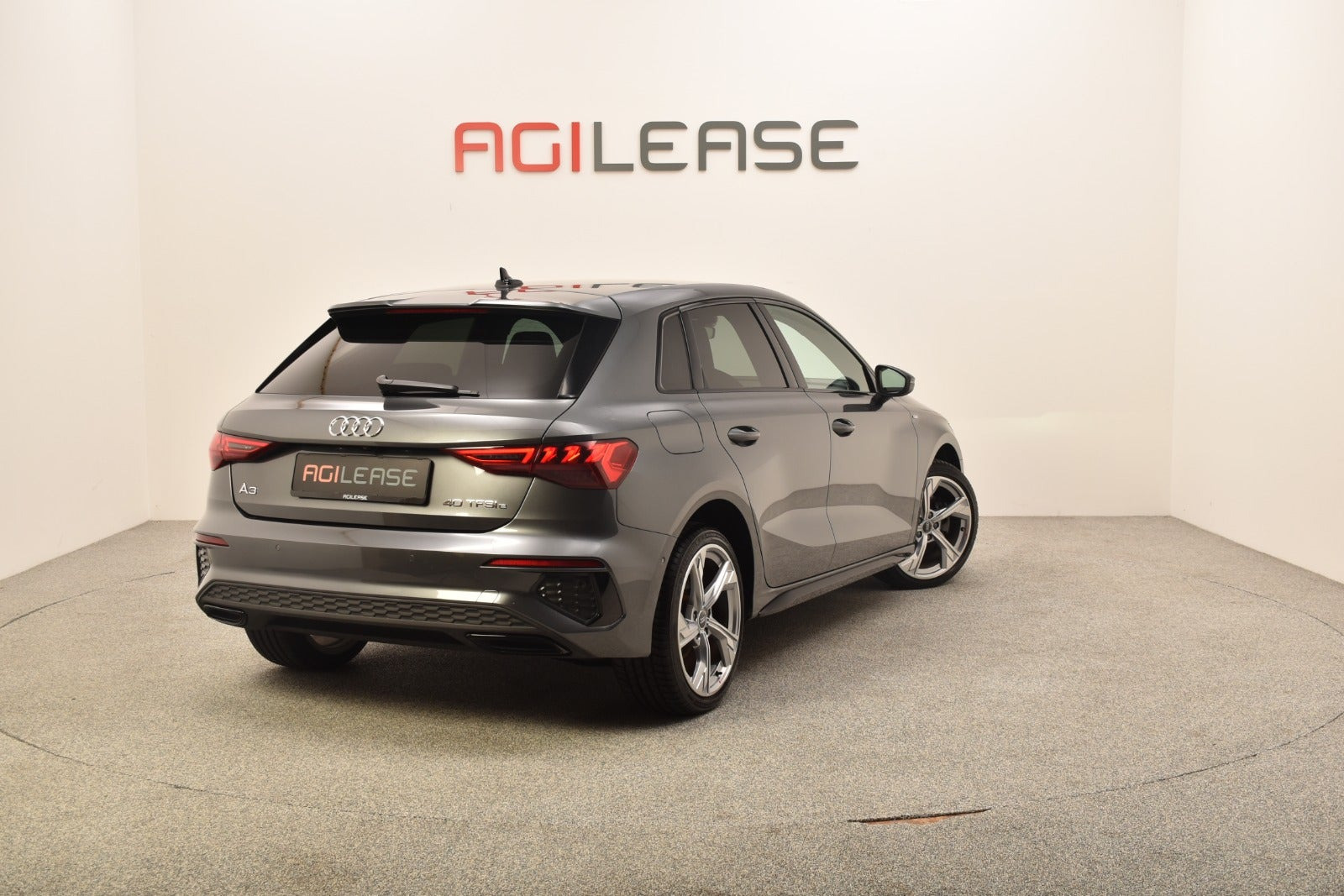 Grå Audi A3 fra 2021