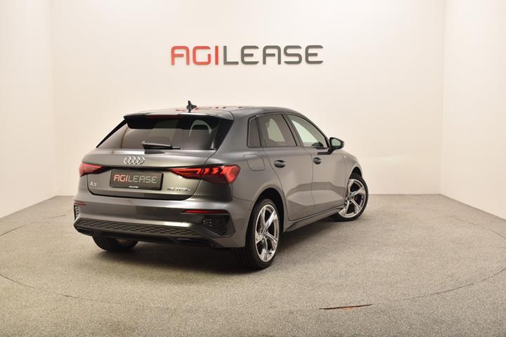 Grå Audi A3 fra 2021