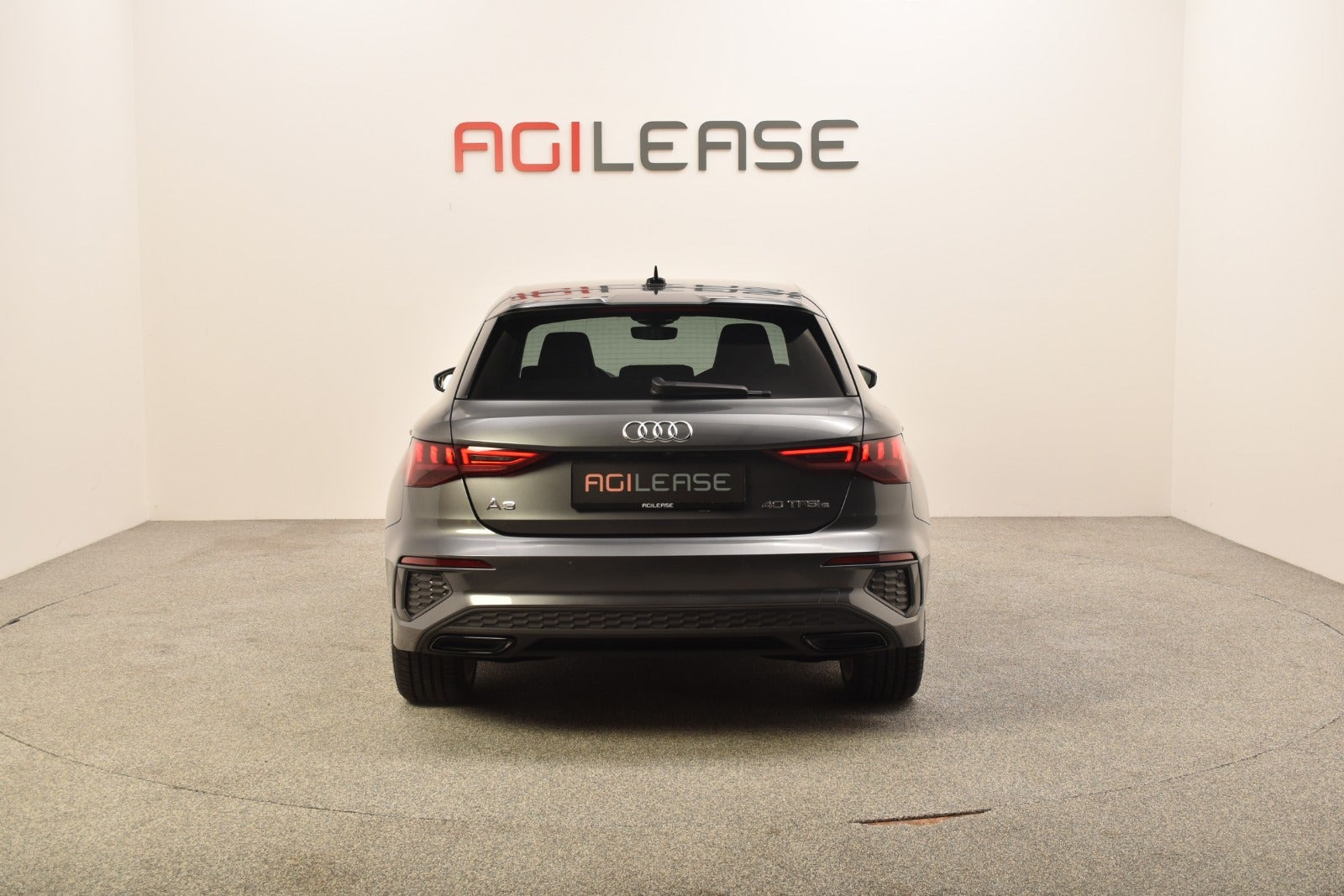 Grå Audi A3 fra 2021
