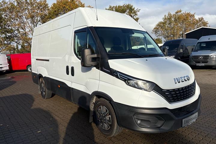 Hvid Iveco Daily fra 2022