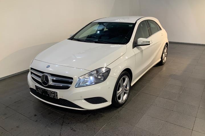 Hvid Mercedes A180 fra 2014