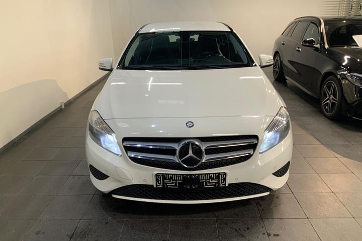 Hvid Mercedes A180 fra 2014