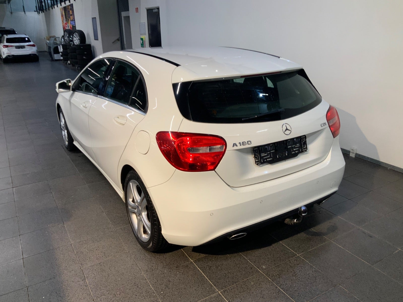 Hvid Mercedes A180 fra 2014