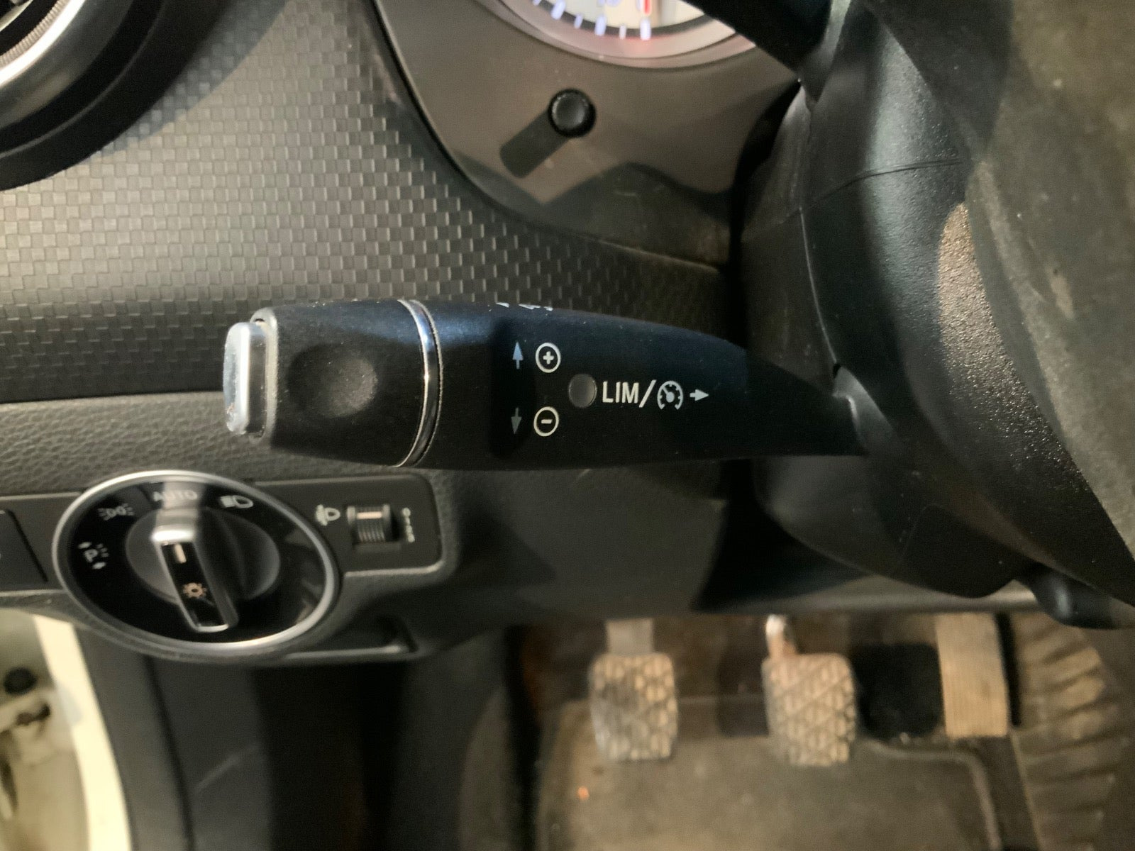 Hvid Mercedes A180 fra 2014