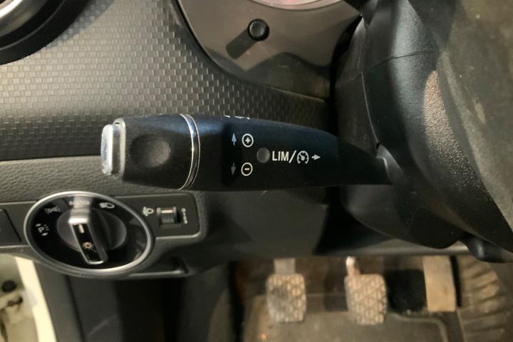 Hvid Mercedes A180 fra 2014