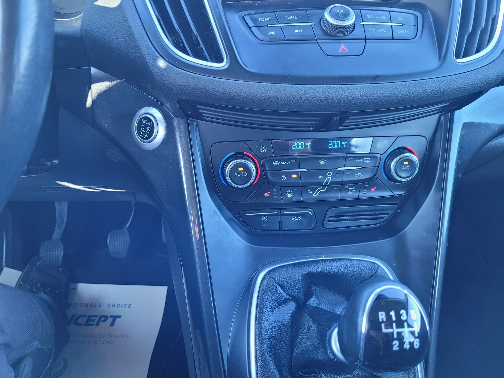 Rød Ford C-MAX fra 2015