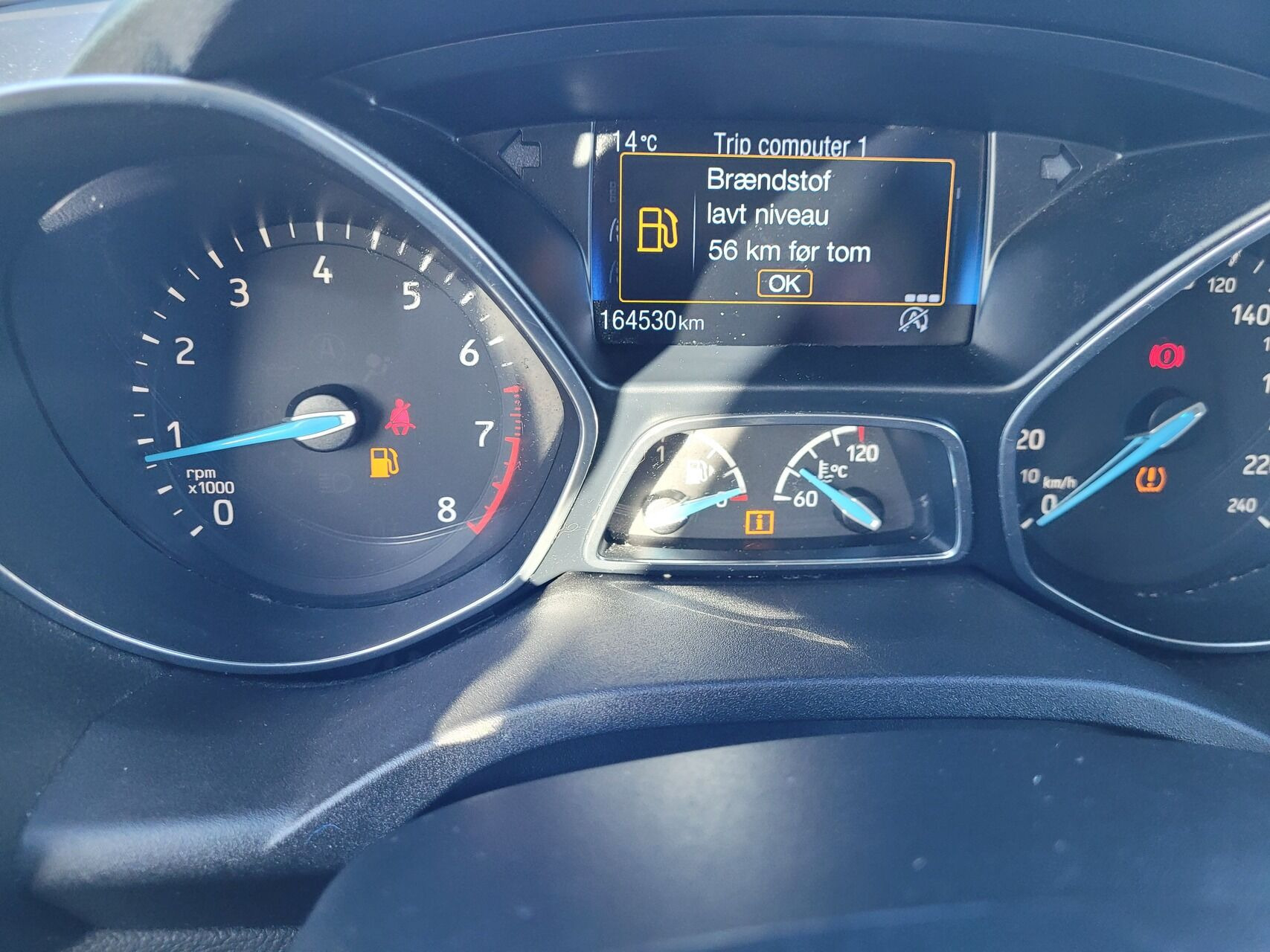 Rød Ford C-MAX fra 2015