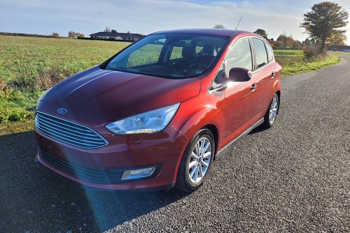 Rød Ford C-MAX fra 2015