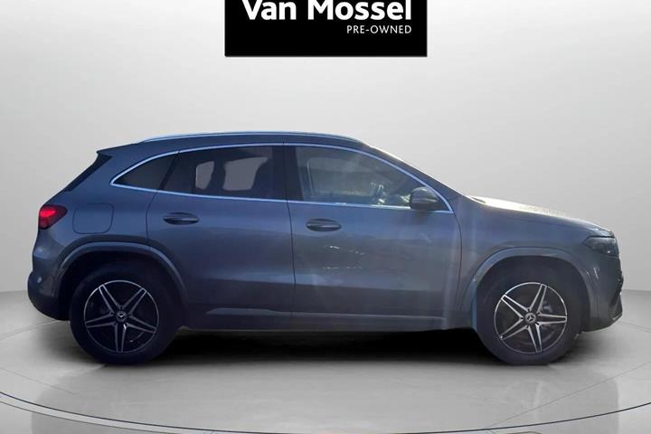 Grå Mercedes EQA250+ fra 2024
