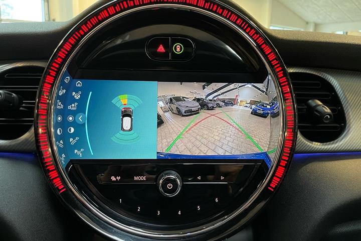 Blå Mini Cooper fra 2022