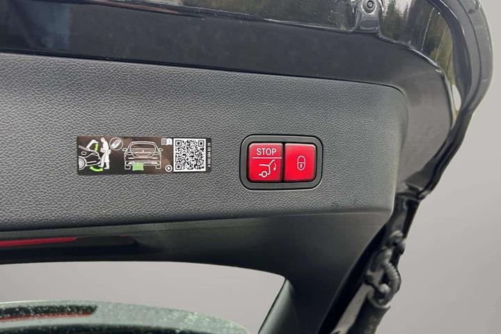 Sort Mercedes CLA250+ fra 2026