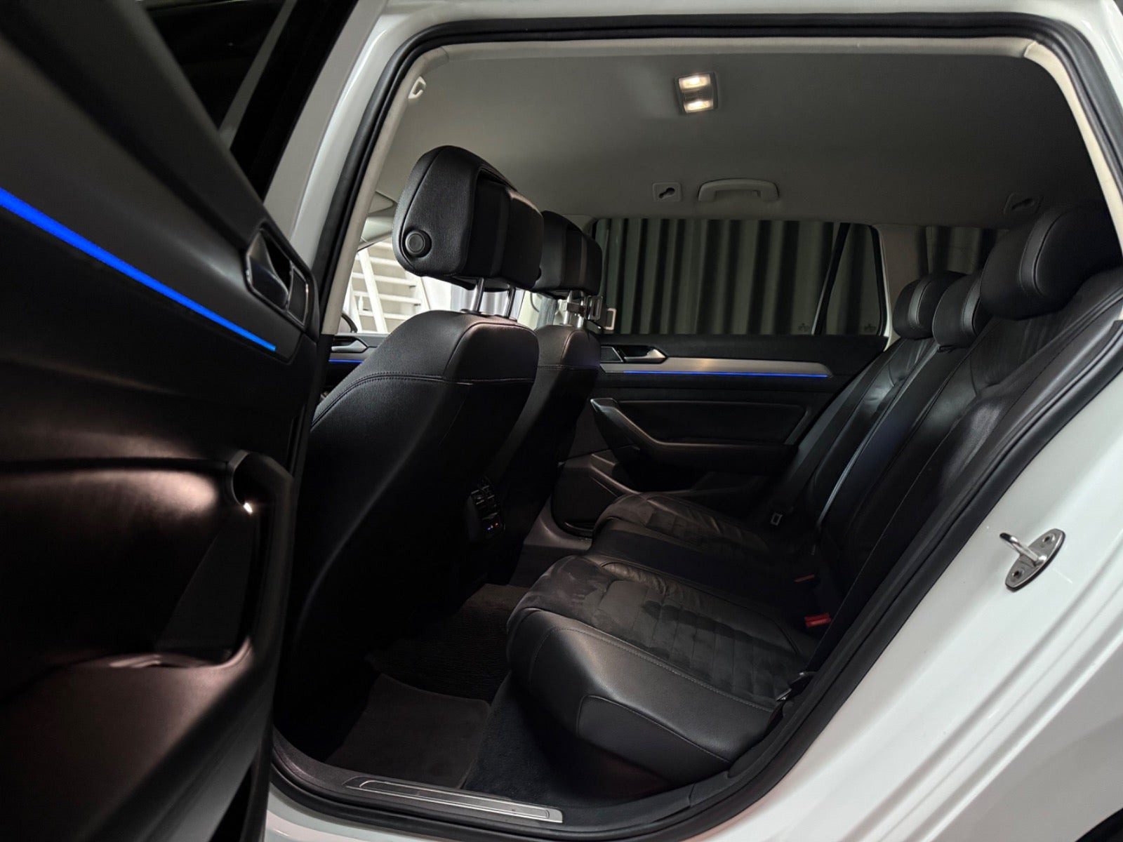 Hvid VW Passat fra 2018