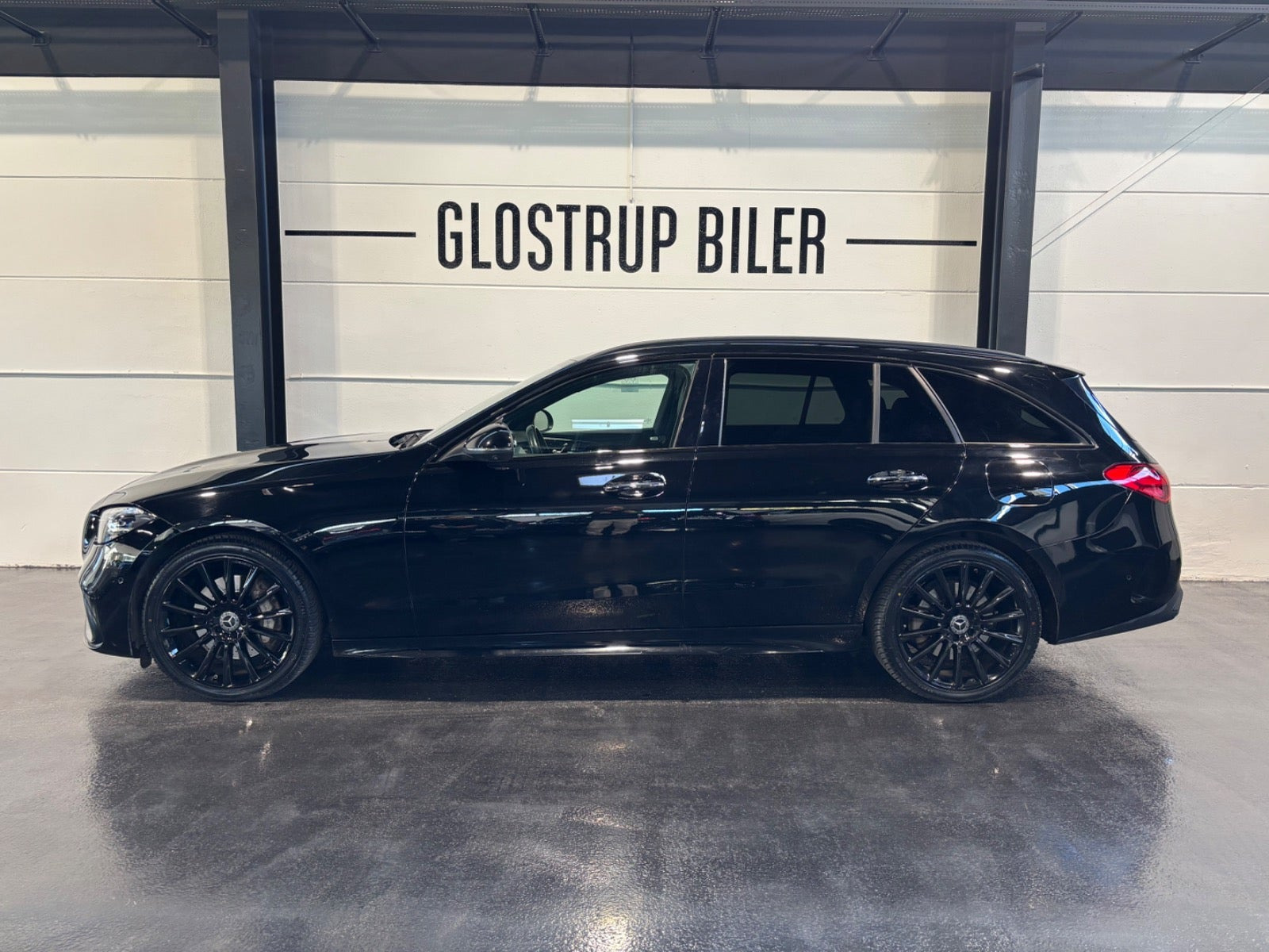 Sort Mercedes C300 e fra 2022