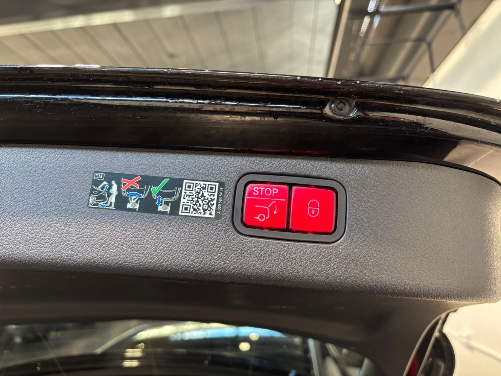 Sort Mercedes C300 e fra 2022